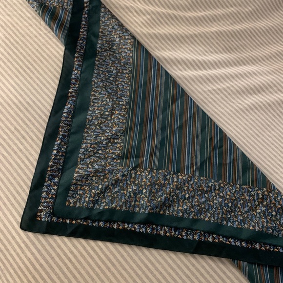 Vintage square neck scarf - Picture 1 of 2